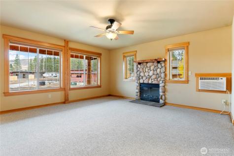 300 Cascadian Court Winthrop WA 98862