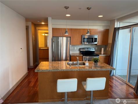 4547 8th Avenue NE Seattle WA 98105