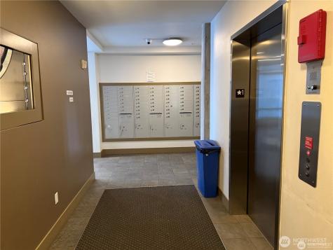 4547 8th Avenue NE Seattle WA 98105