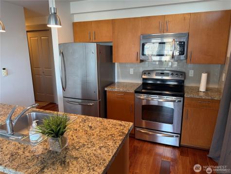 4547 8th Avenue NE Seattle WA 98105