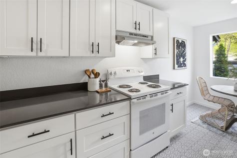 170 Newport Way NW Issaquah WA 98027