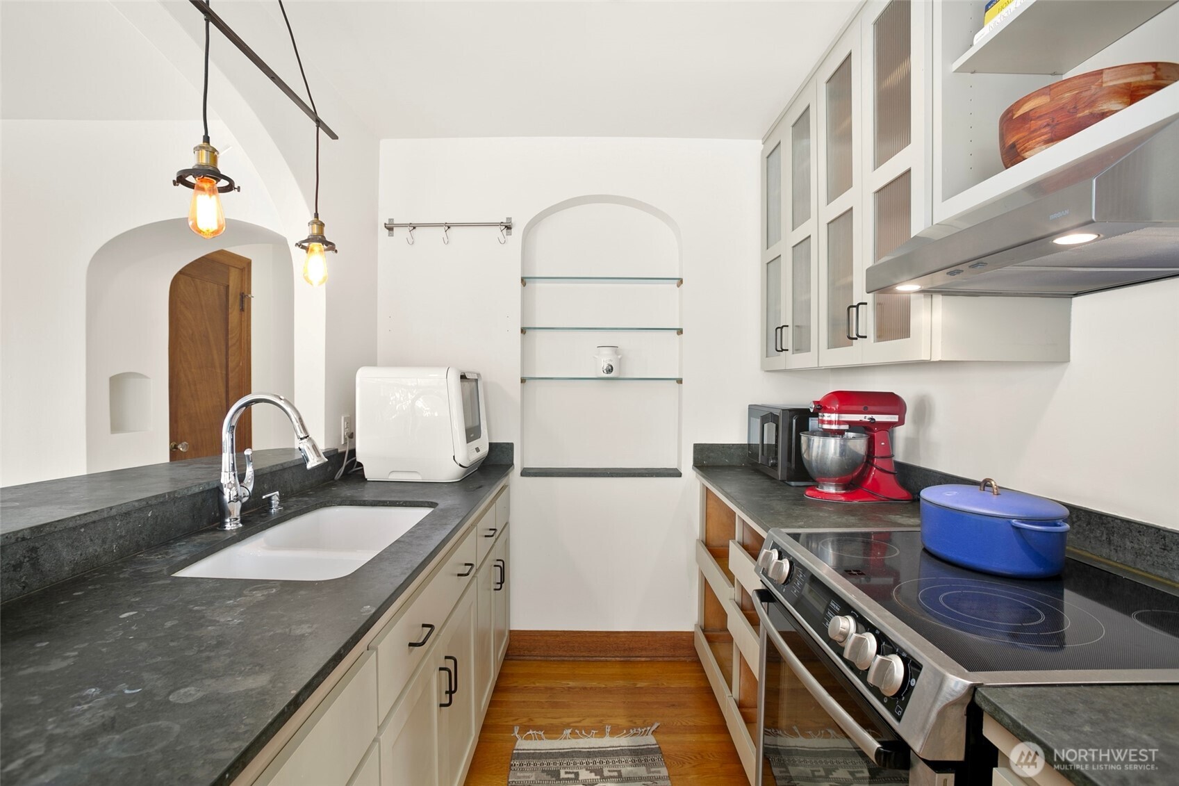 408 Bellevue Avenue E Seattle WA 98102