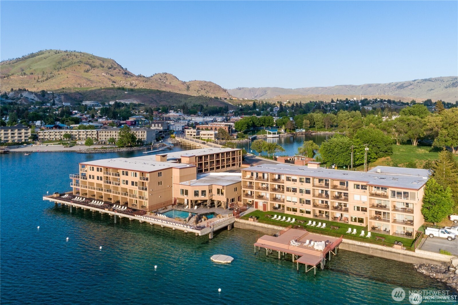 322 W Woodin Avenue Chelan WA 98816