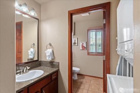 322 W Woodin Avenue Chelan WA 98816