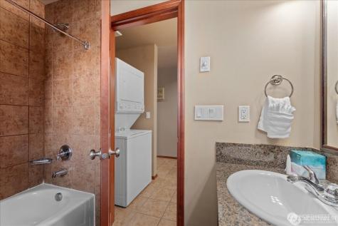 322 W Woodin Avenue Chelan WA 98816