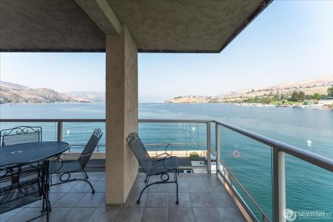 322 W Woodin Avenue Chelan WA 98816