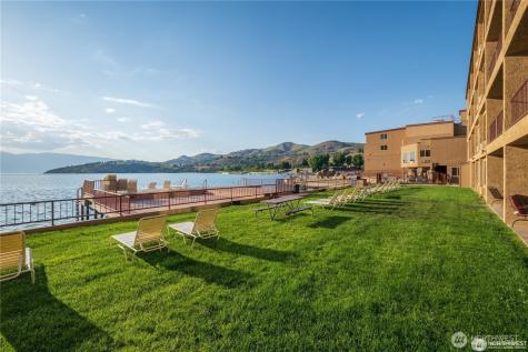 322 W Woodin Avenue Chelan WA 98816