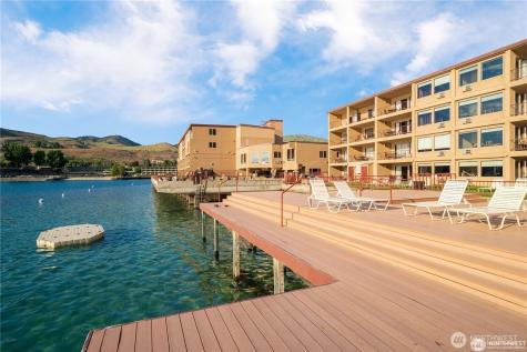 322 W Woodin Avenue Chelan WA 98816