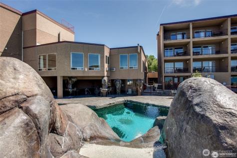 322 W Woodin Avenue Chelan WA 98816