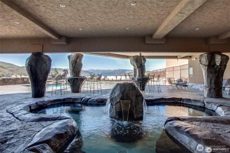 322 W Woodin Avenue Chelan WA 98816