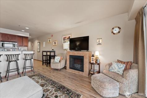 322 W Woodin Avenue Chelan WA 98816