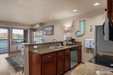322 W Woodin Avenue Chelan WA 98816