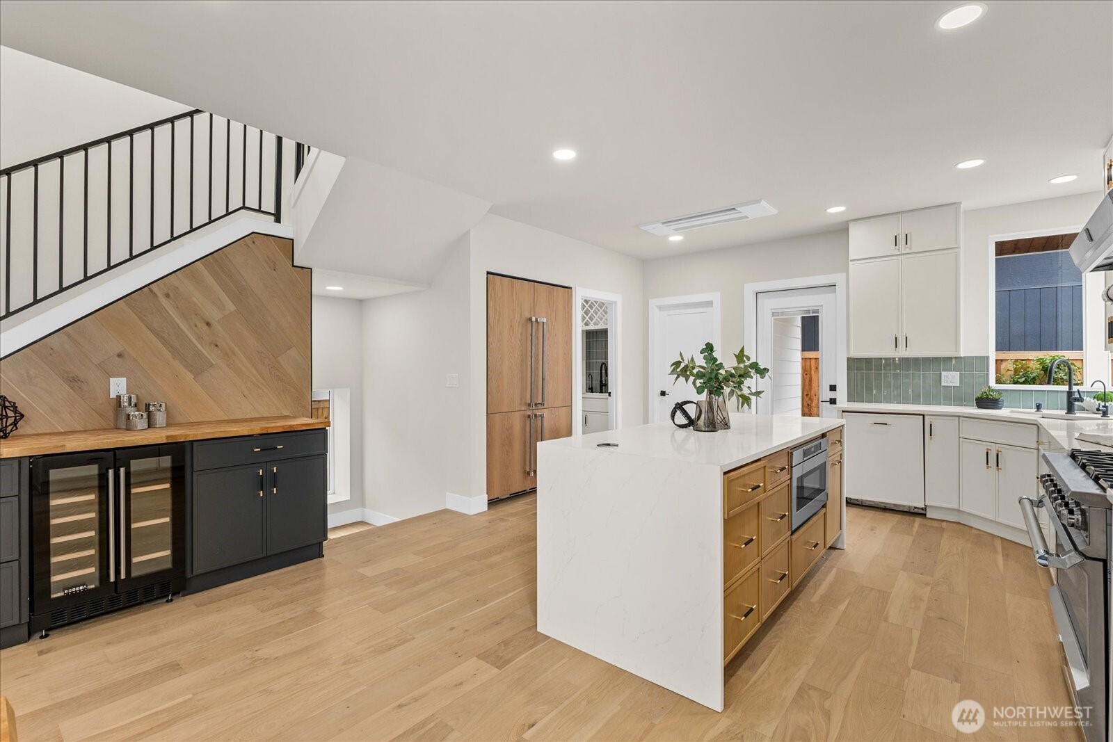 11709 Roosevelt Way NE Seattle WA 98125