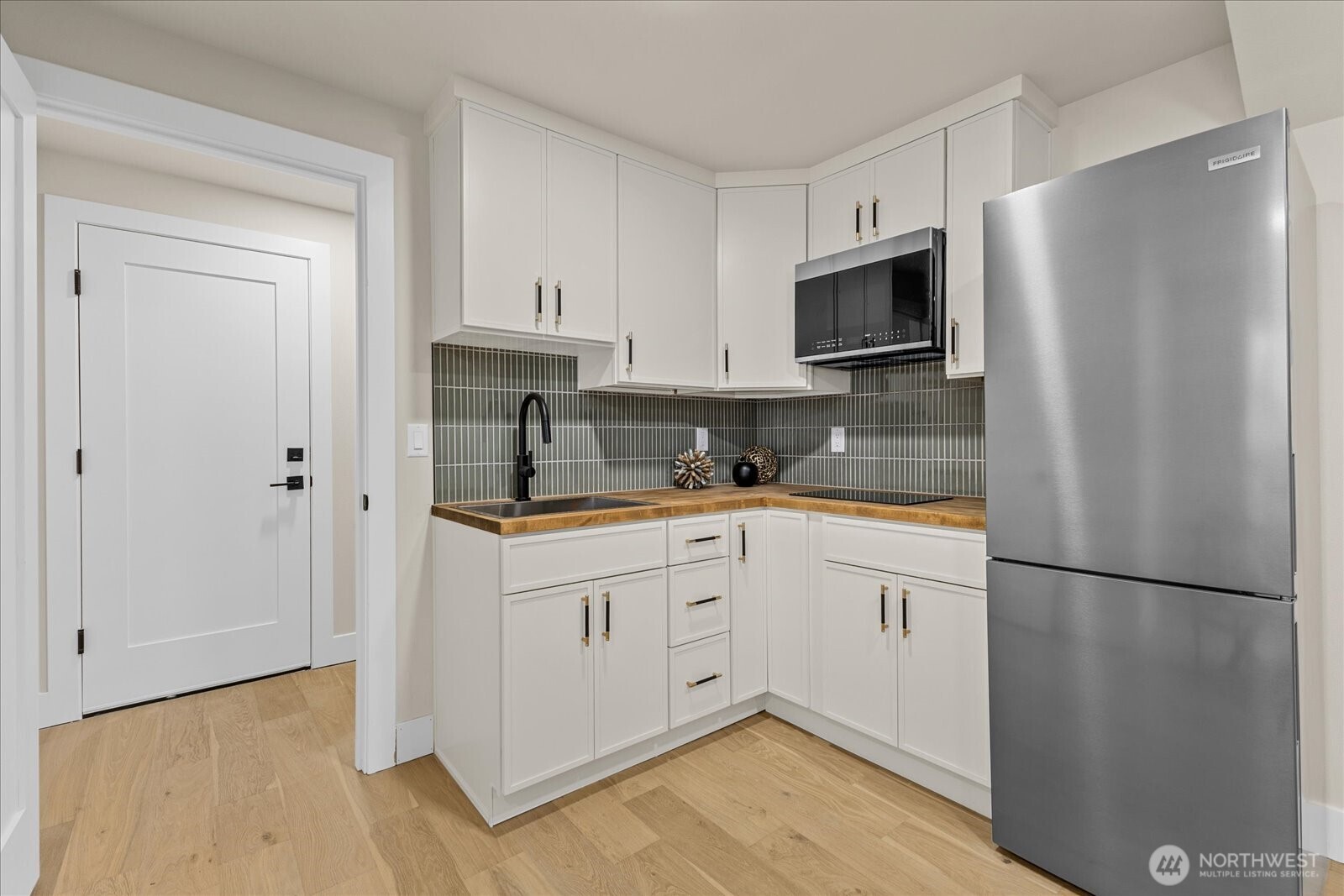 11709 Roosevelt Way NE Seattle WA 98125