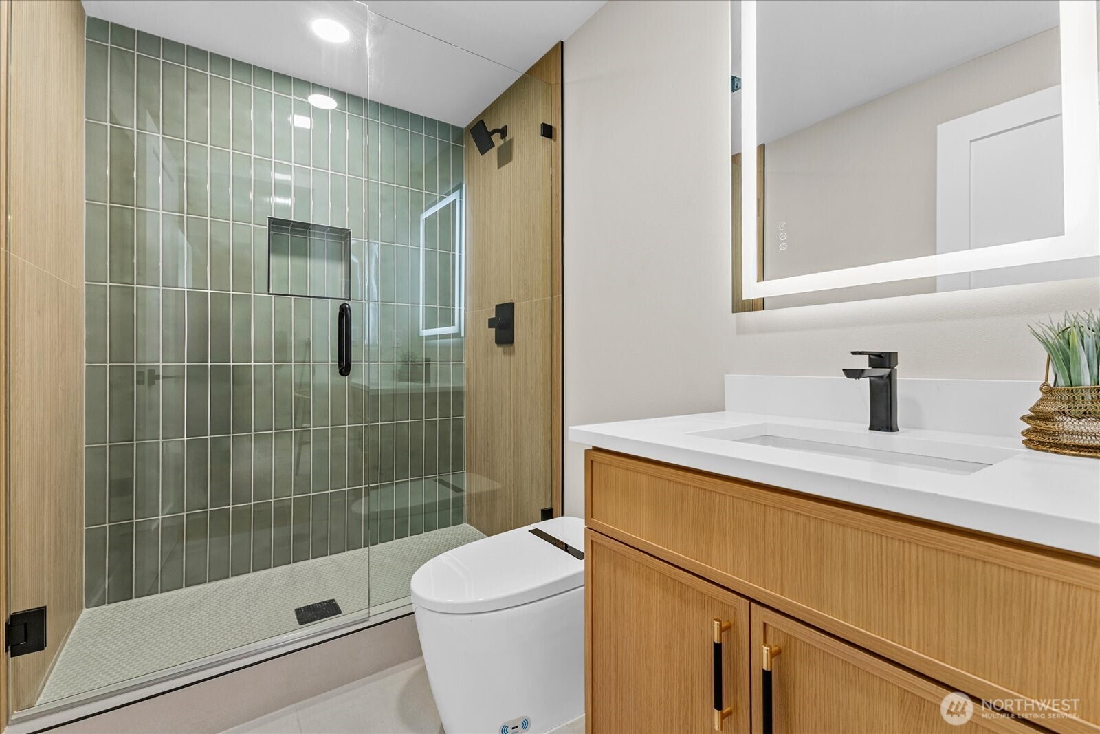 11709 Roosevelt Way NE Seattle WA 98125