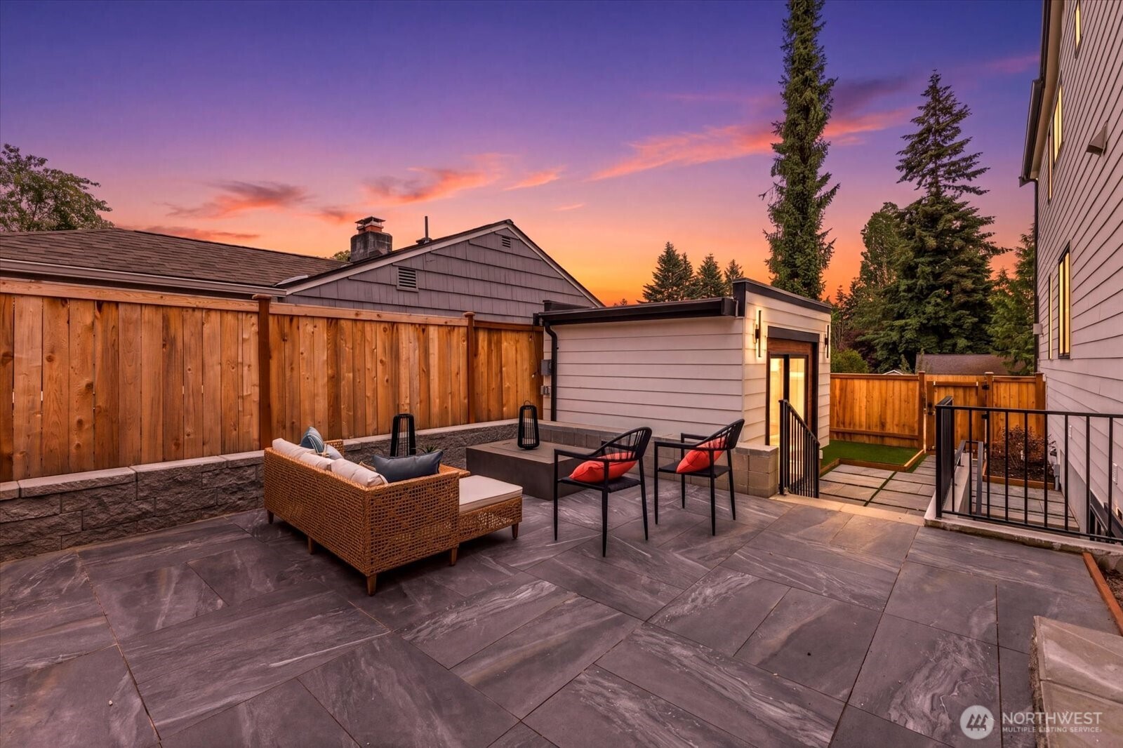 11709 Roosevelt Way NE Seattle WA 98125
