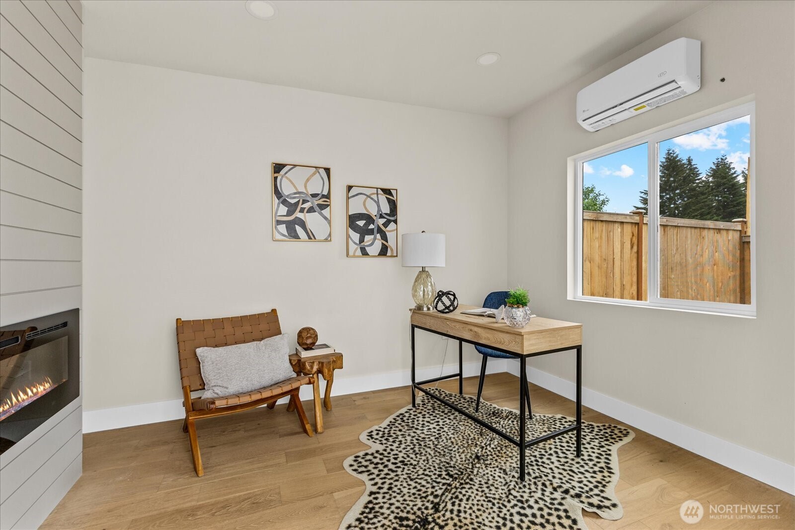 11709 Roosevelt Way NE Seattle WA 98125