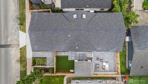 11709 Roosevelt Way NE Seattle WA 98125
