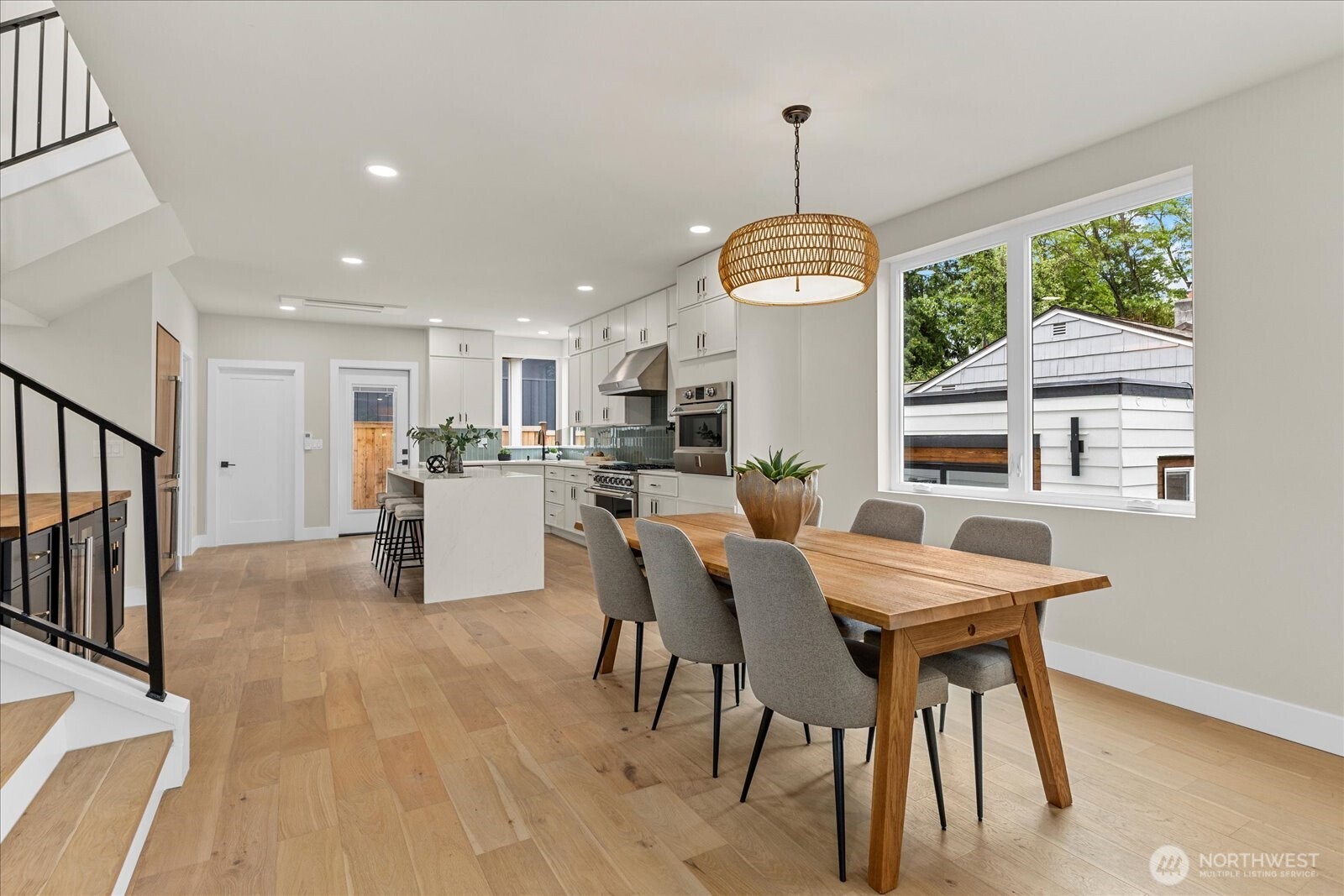 11709 Roosevelt Way NE Seattle WA 98125
