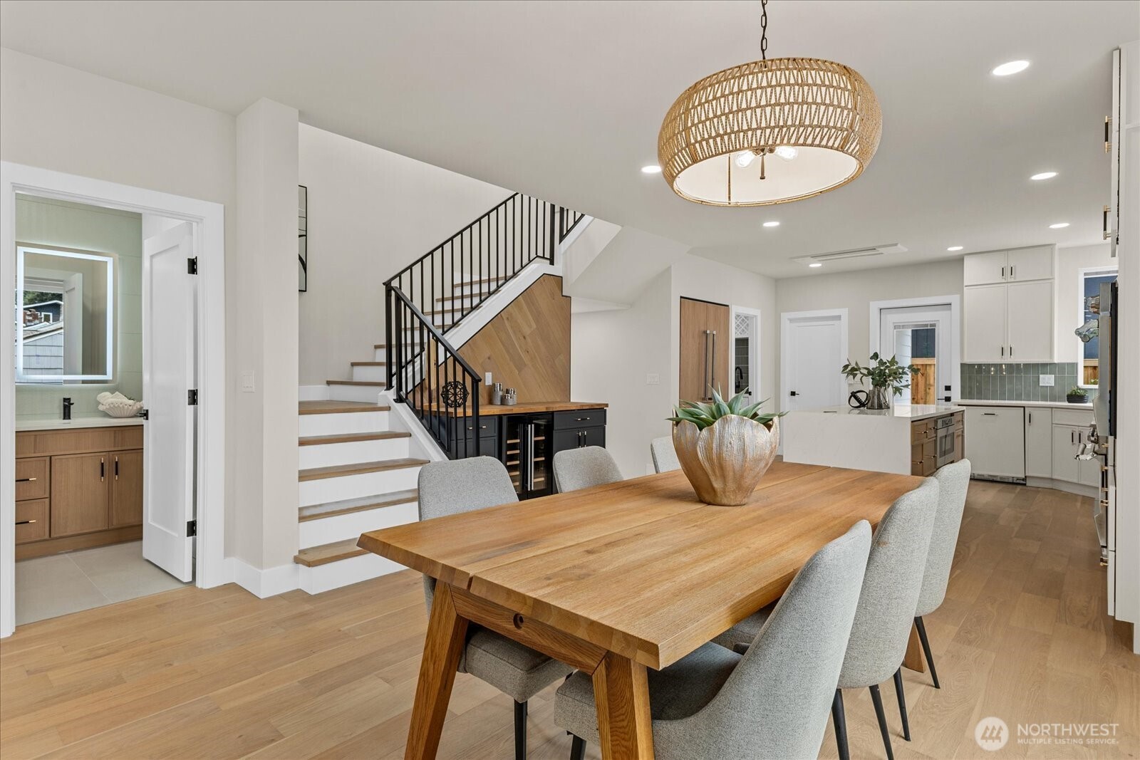 11709 Roosevelt Way NE Seattle WA 98125