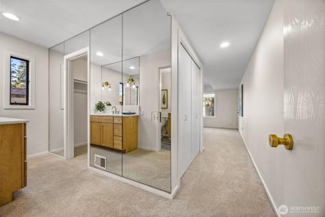 17442 NE 40th Place Redmond WA 98052