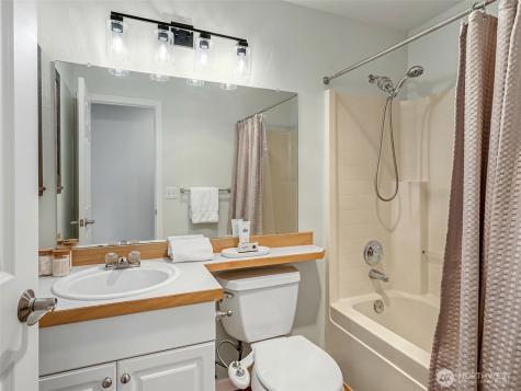 2300 Jefferson Avenue NE Renton WA 98056