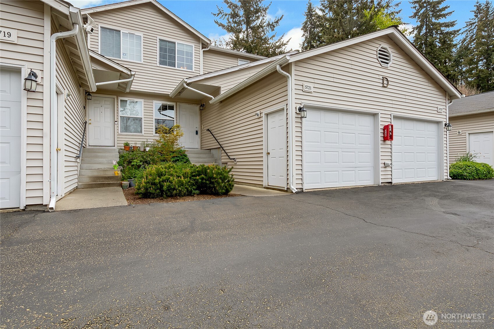 5721 99th Street Court E Puyallup WA 98373