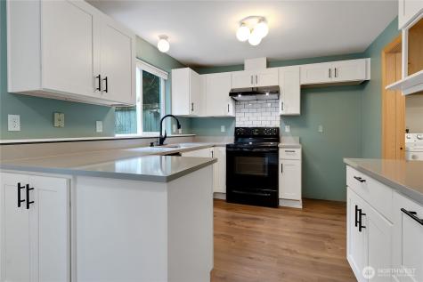5721 99th Street Court E Puyallup WA 98373