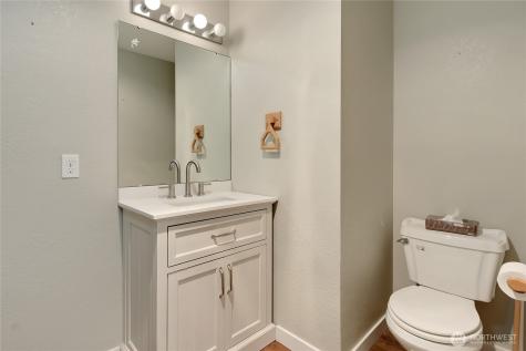 5721 99th Street Court E Puyallup WA 98373