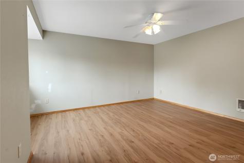 5721 99th Street Court E Puyallup WA 98373
