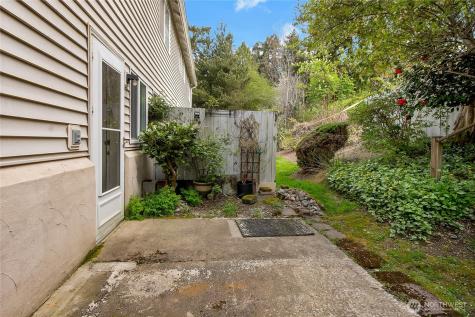5721 99th Street Court E Puyallup WA 98373