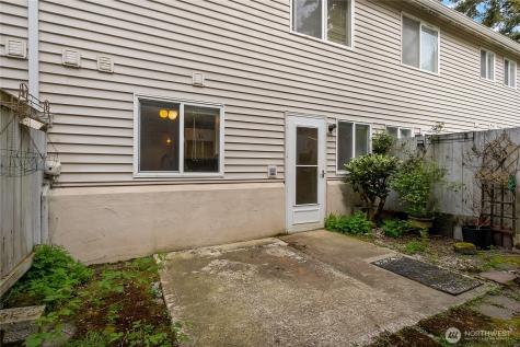 5721 99th Street Court E Puyallup WA 98373