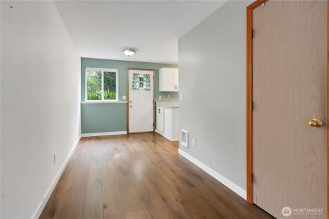 5721 99th Street Court E Puyallup WA 98373