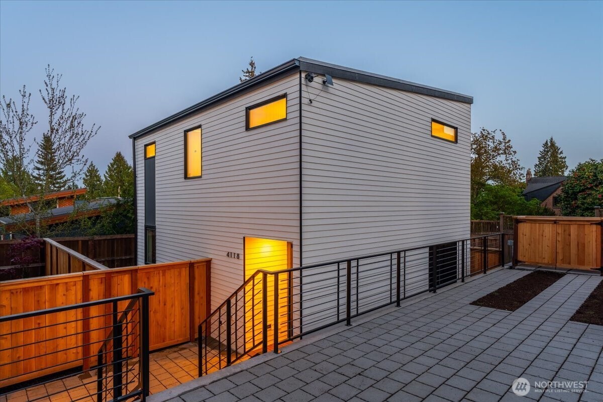4120 Burke Avenue N Seattle WA 98103