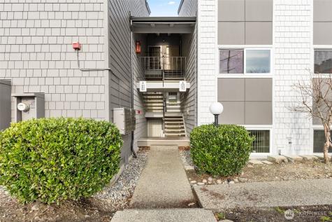 2020 Grant Avenue S Renton WA 98055