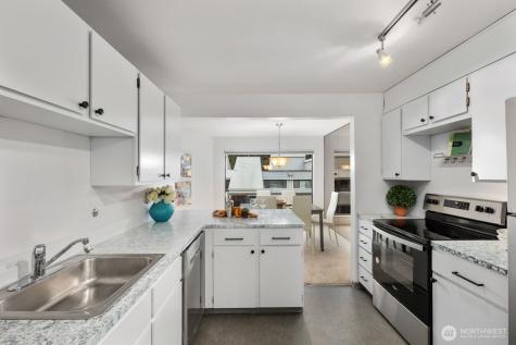 13741 15th Avenue NE Seattle WA 98125