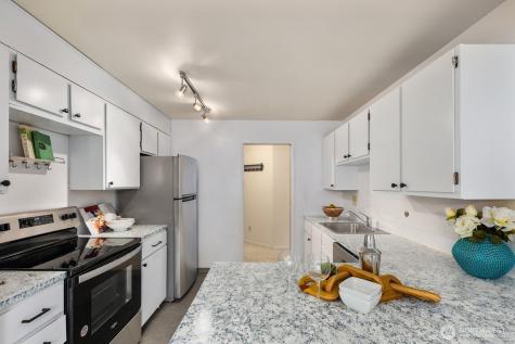 13741 15th Avenue NE Seattle WA 98125