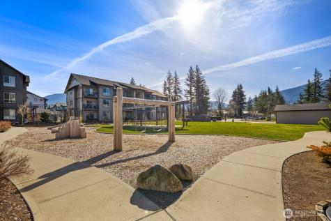 1237 Meander Way SE North Bend WA 98045