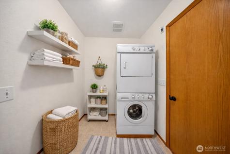 161 W Whidbey Avenue Oak Harbor WA 98277