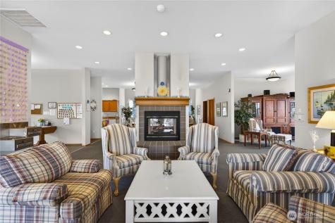 161 W Whidbey Avenue Oak Harbor WA 98277