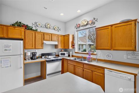 161 W Whidbey Avenue Oak Harbor WA 98277