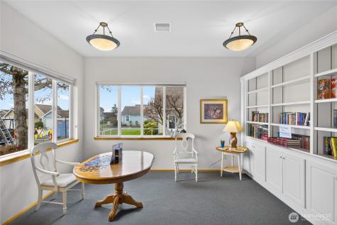 161 W Whidbey Avenue Oak Harbor WA 98277