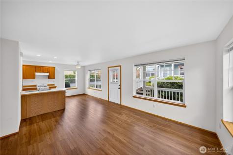 161 W Whidbey Avenue Oak Harbor WA 98277