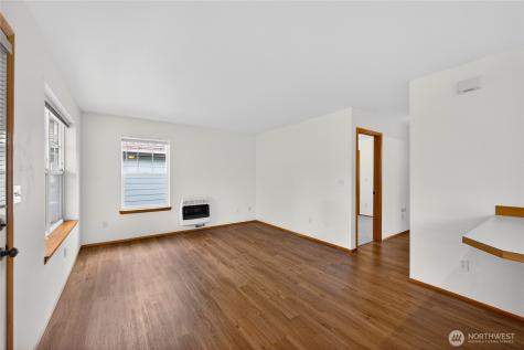 161 W Whidbey Avenue Oak Harbor WA 98277