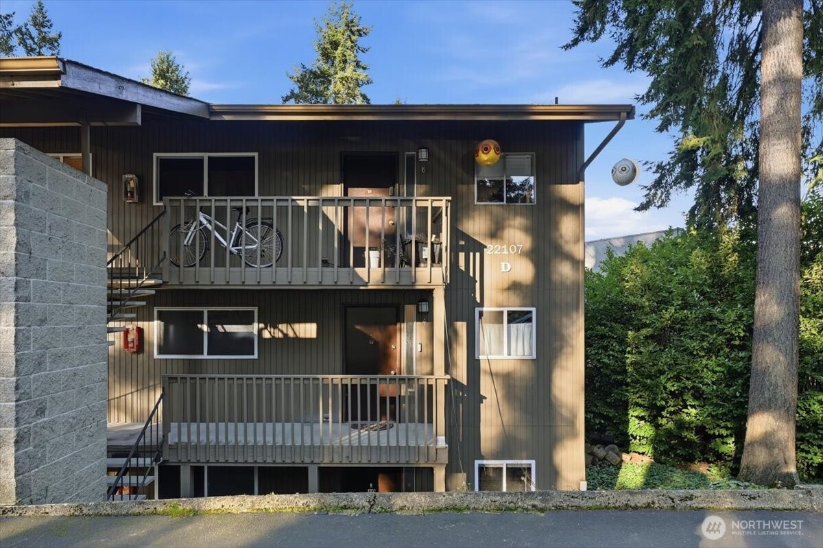 22107 66th Avenue W Mountlake Terrace WA 98043