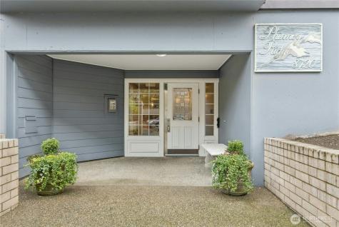 8720 Phinney Avenue N Seattle WA 98103