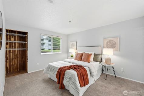 25005 98th Place S Kent WA 98030