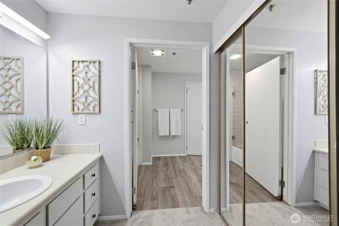 25005 98th Place S Kent WA 98030