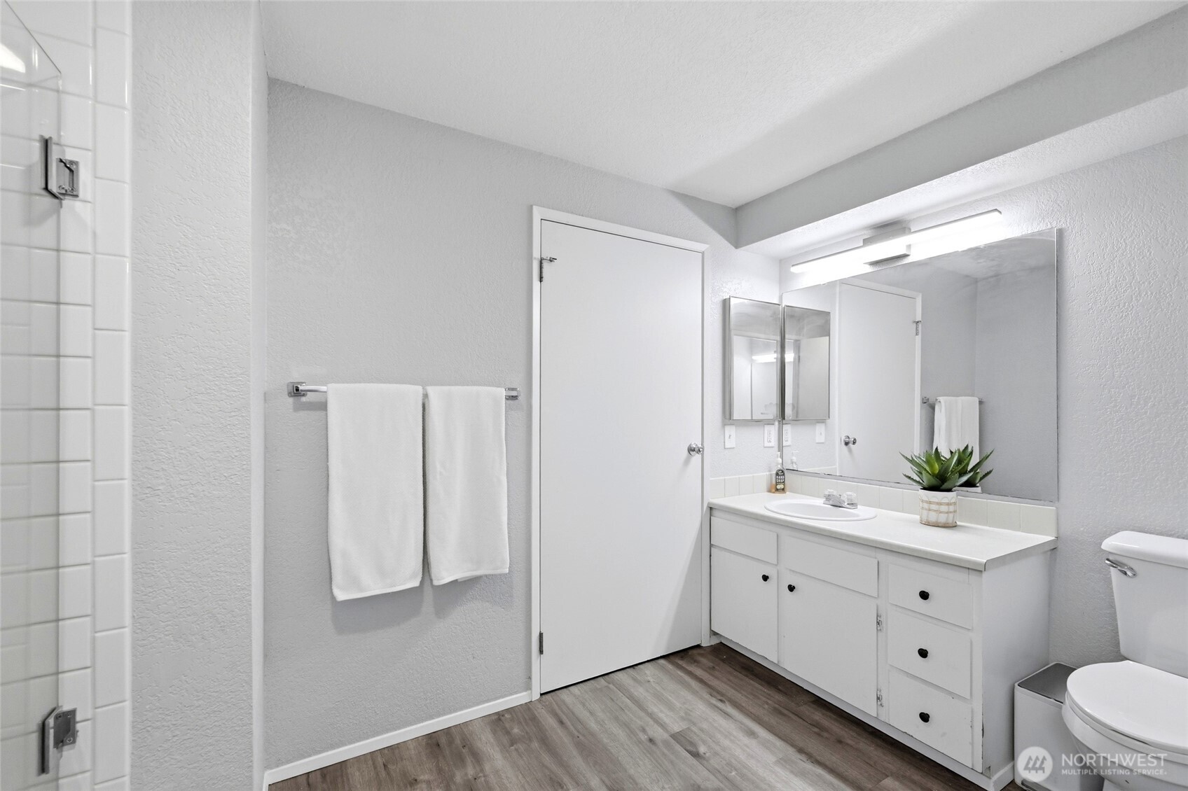 25005 98th Place S Kent WA 98030