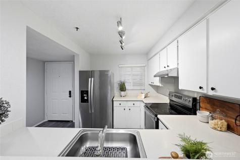 25005 98th Place S Kent WA 98030